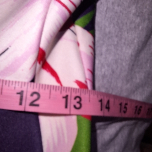 Vince Camuto Sleeveless Floral Midi Dress with Green Hem In A Size 8. EUC - Picture 7 of 10